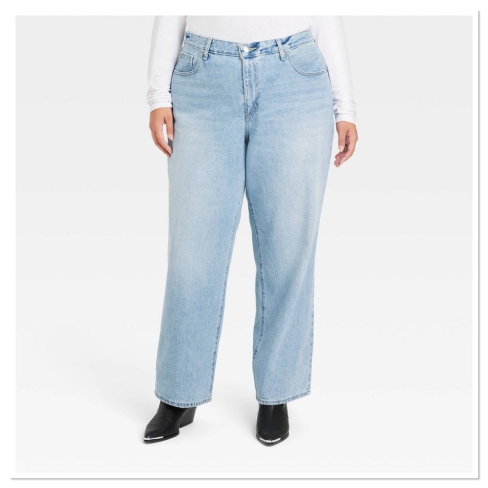 Women’s Mid-Rise 90’s Baggy Jeans Universal Thread